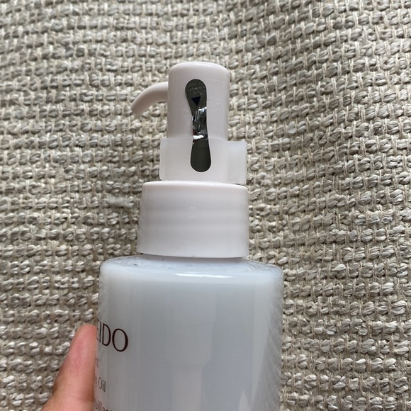 Shiseido Perfect Cleaning Oil - Picture 7 of 9